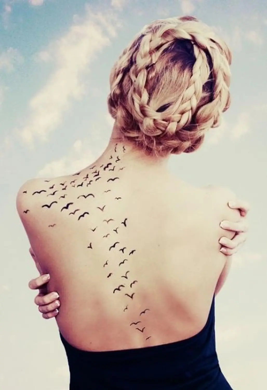 10 Dainty And Minimalist Back Tattoo Designs You Won't Regret | Preview.ph