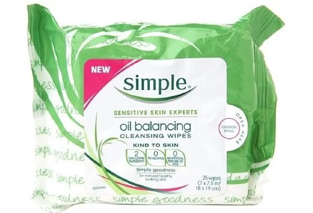 Simple Kind to Skin Facial Cleansing Wipes