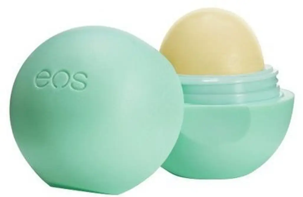 EOS Organic Lip Balm Sphere in Sweet Mint