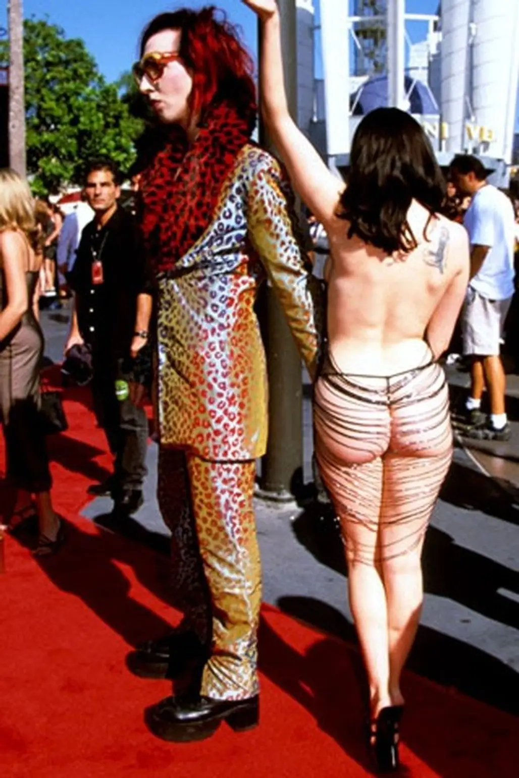 Rose McGowan, MTV VMAS 1998