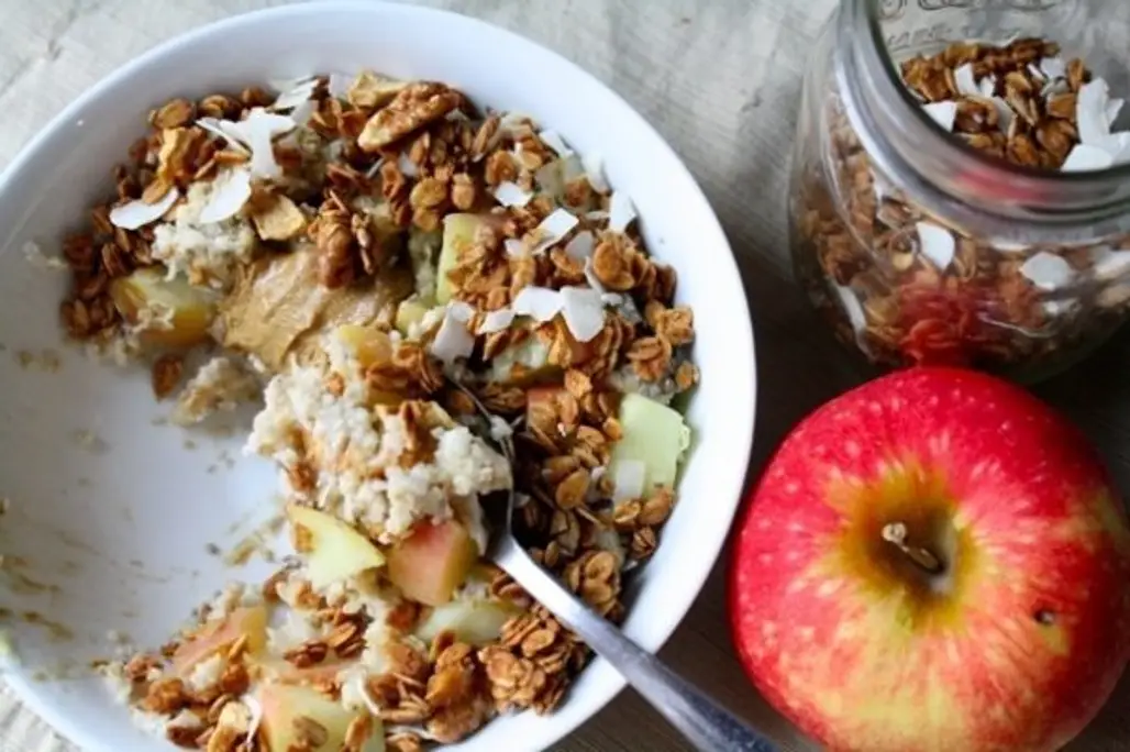 Oatmeal with Apples and Walnuts
