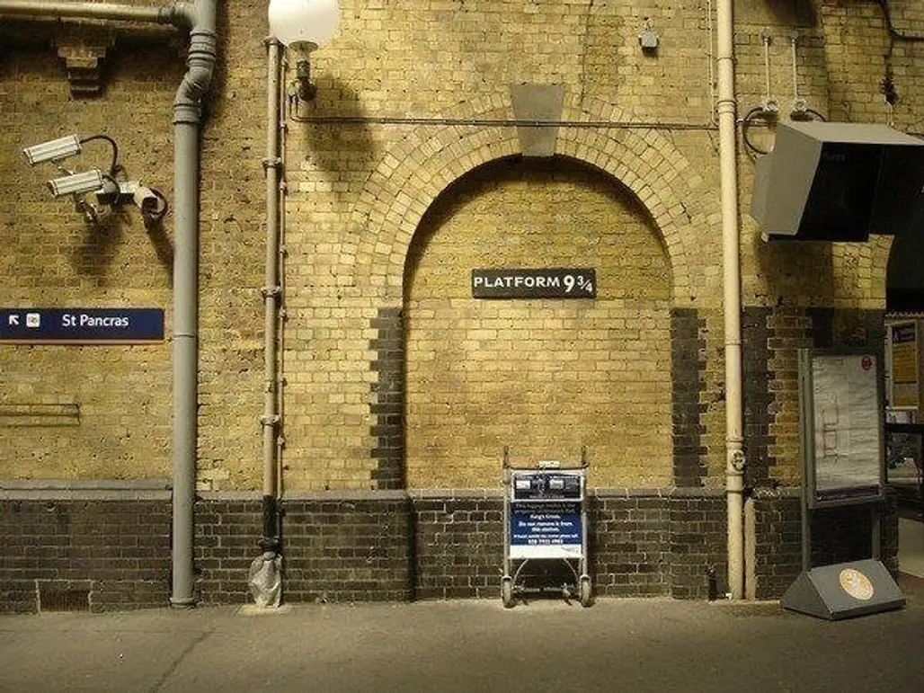 Platform 9 ¾ (Harry Potter)