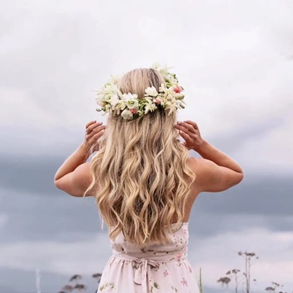 hair, hairstyle, portrait photography, flower bouquet, flower,