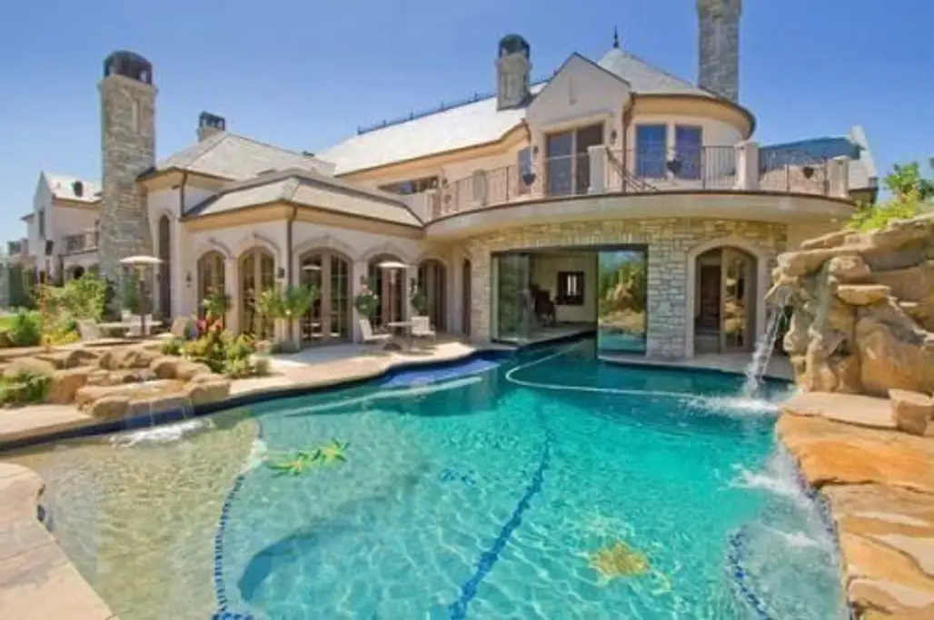 Stone Design with Stunning Pool
