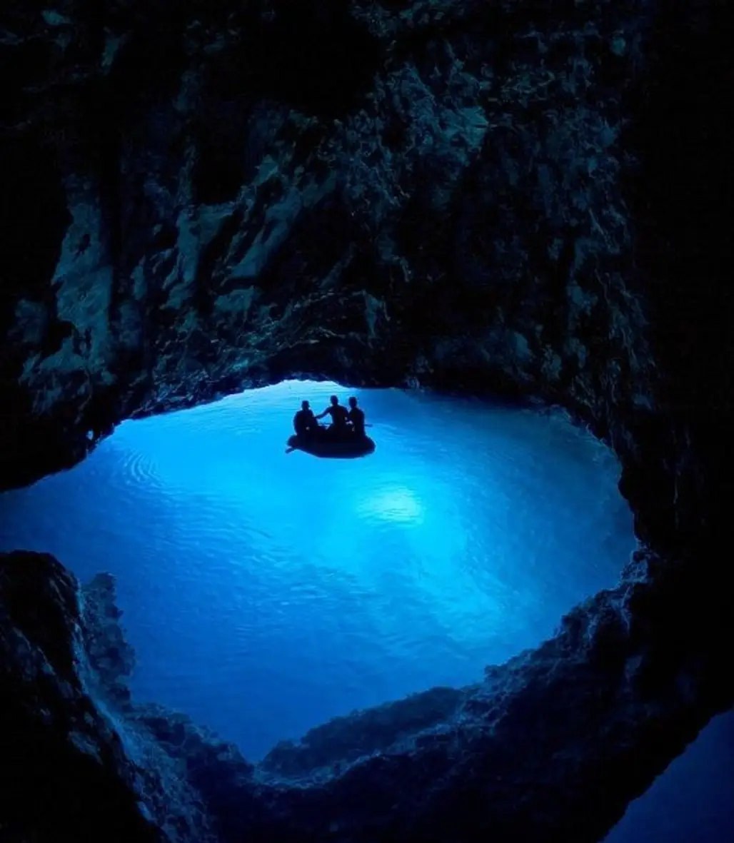 Modra Špilja (Blue Grotto)
