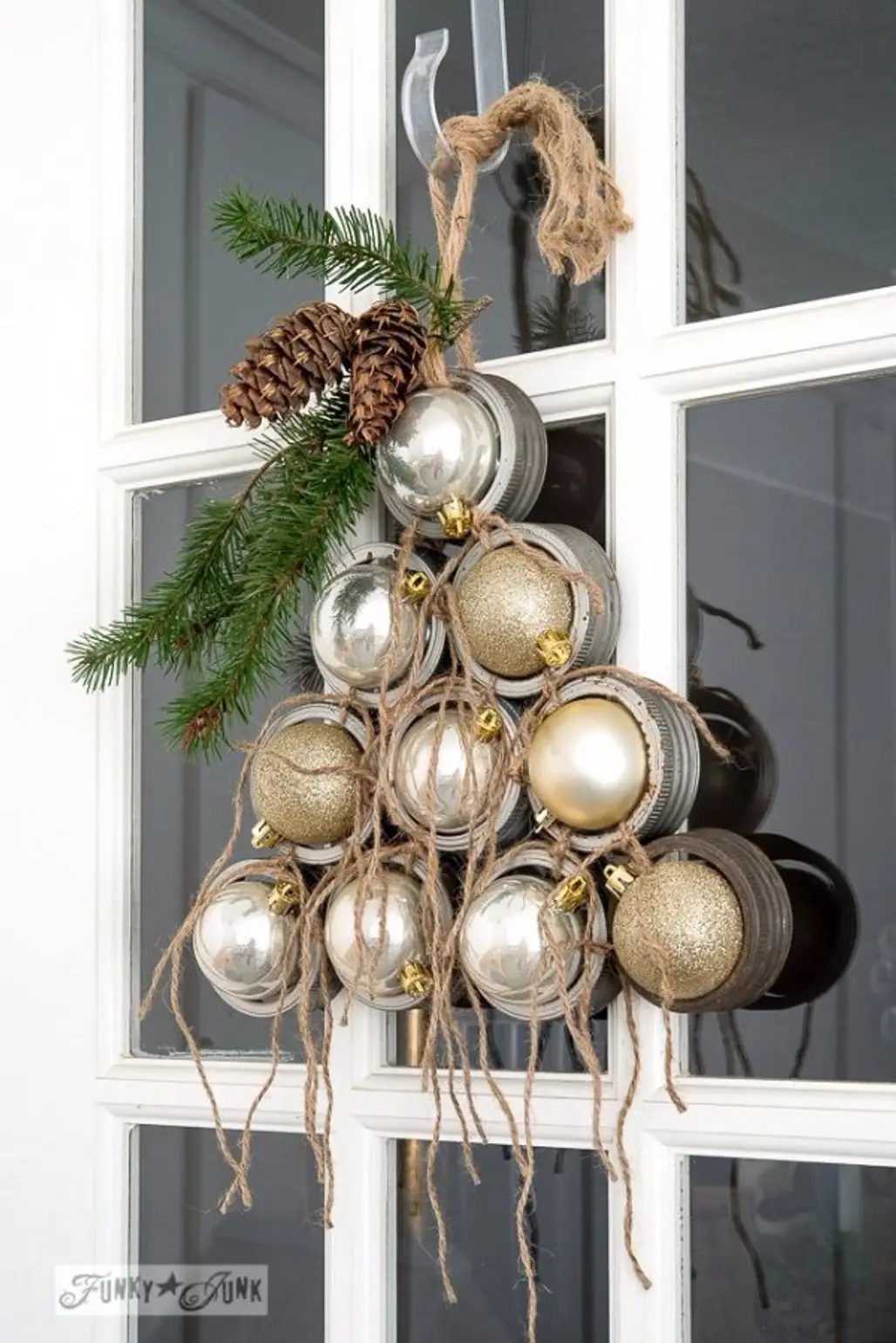 Mason Jar Lid Christmas Tree