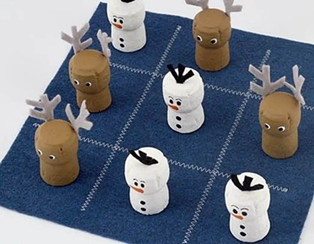 Tic Tac Snow Olaf Game