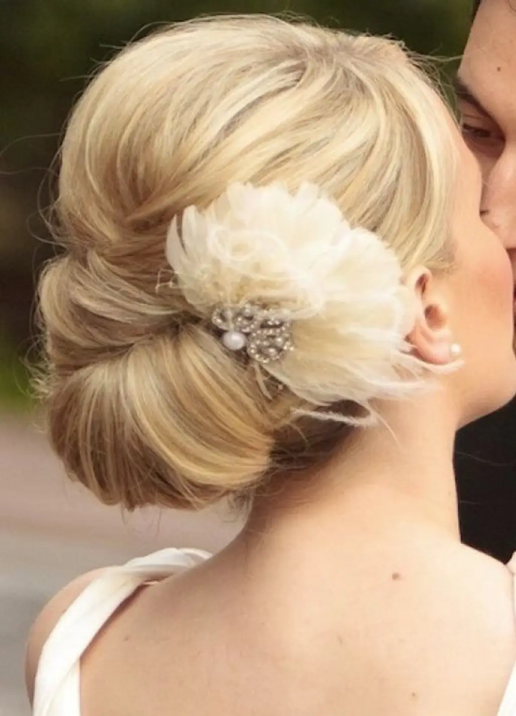hair,face,blond,bridal accessory,hairstyle,