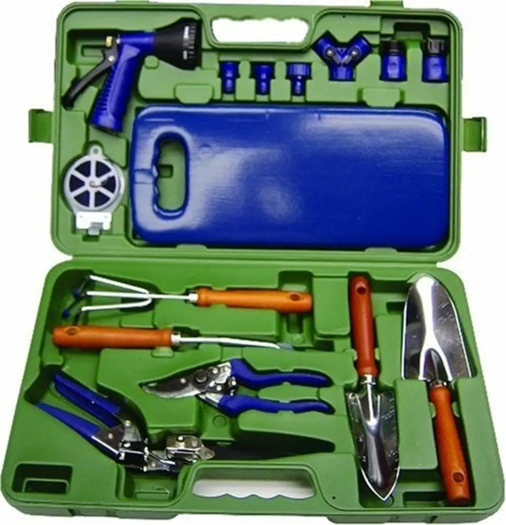 The Rumford Gardener AMW5000 16-Piece Tool Set with Molded Case