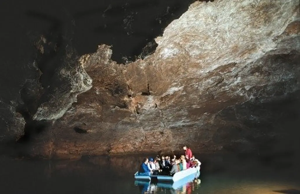 Lost Sea Wild Cave Tour, Craighead Caverns, USA