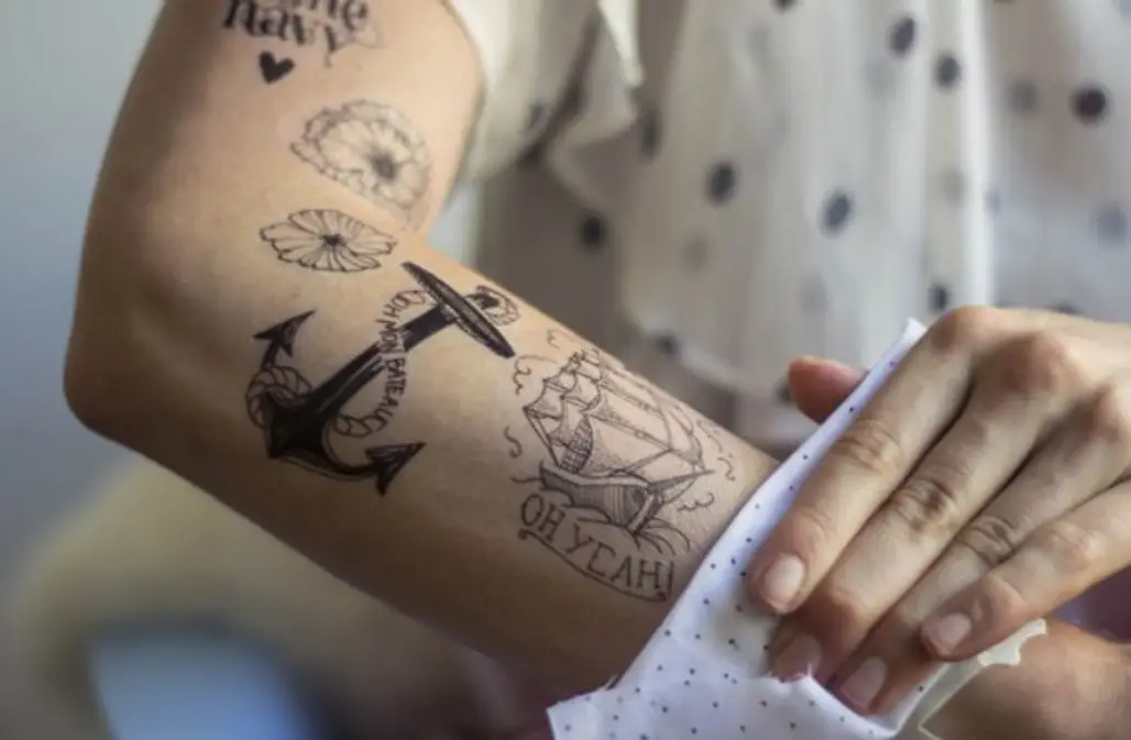 DIY | Butterfly Henna Design | Cute Fake Tattoo | Mariposa | Freedom!  Community
