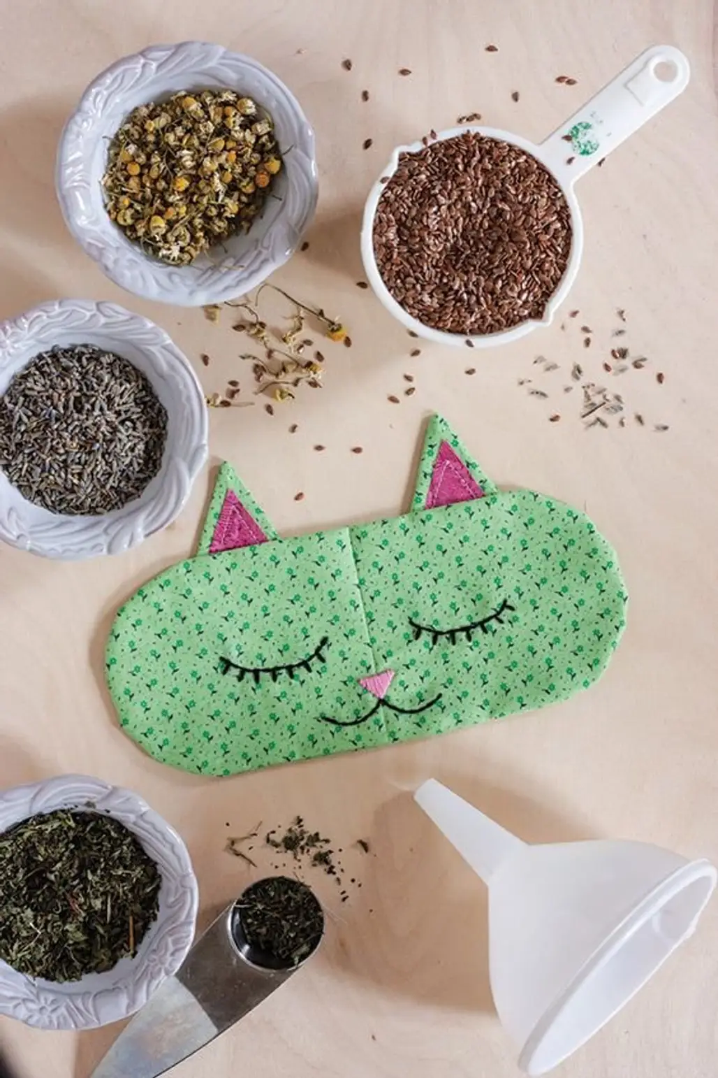 DIY Aromatherapy 'Cat Nap' Eye Pillows