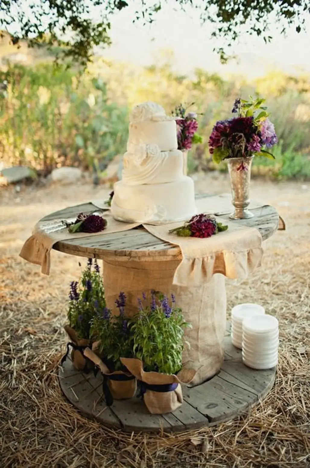 Say Yes to These Outdoor-Themed Rustic Wedding Cakes