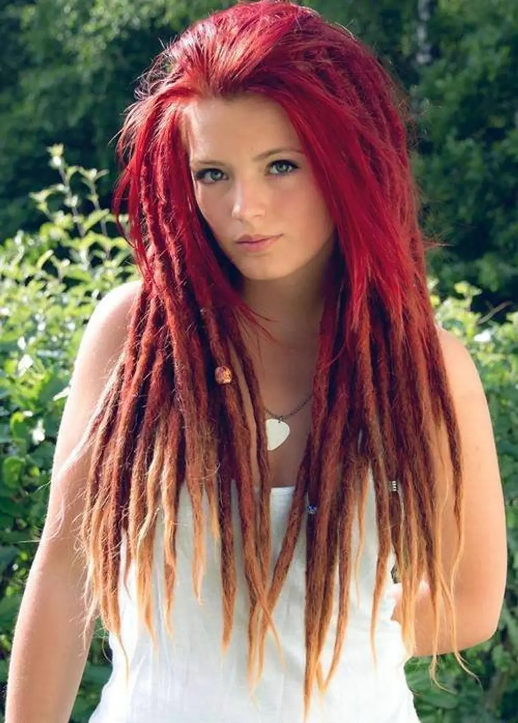 hair,human hair color,clothing,hairstyle,red,
