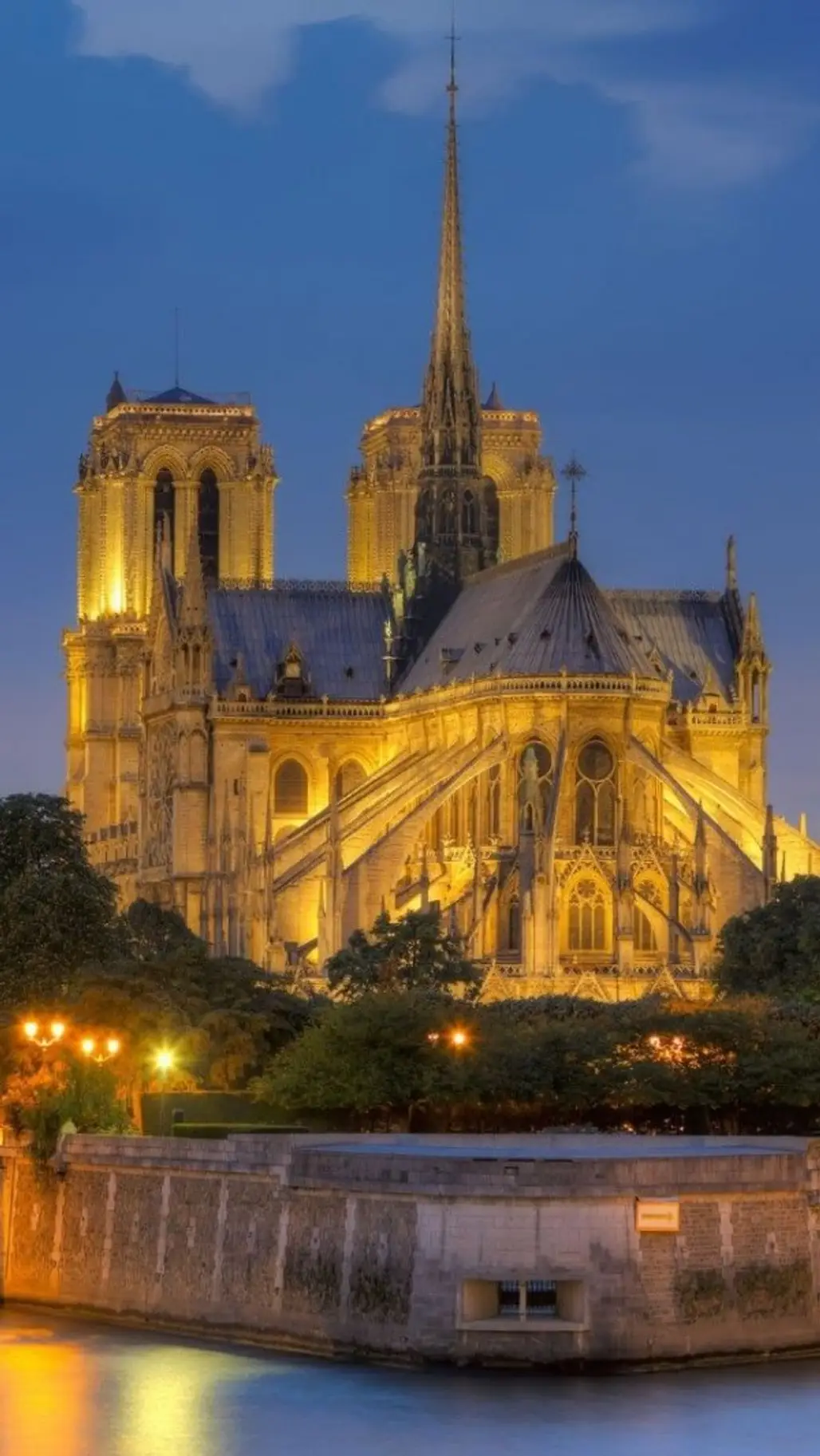 Notre Dame de Paris,landmark,building,cathedral,place of worship,