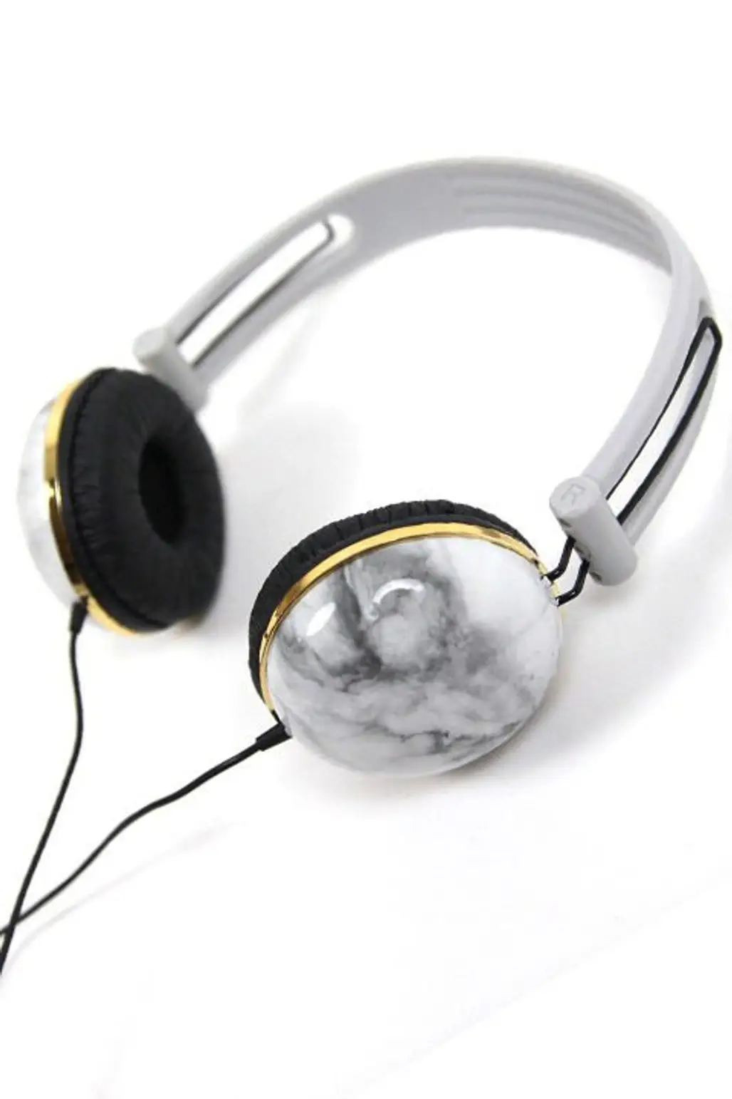 gadget, fashion accessory, ear, audio equipment, headphones,