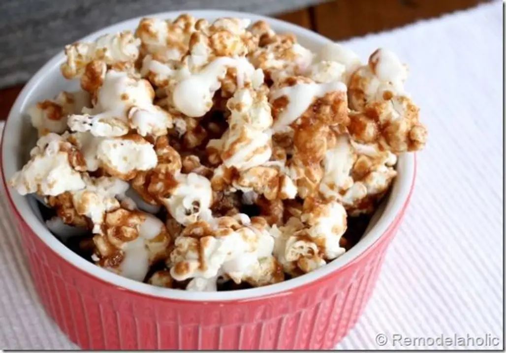 Gourmet Cinnamon Bun Popcorn