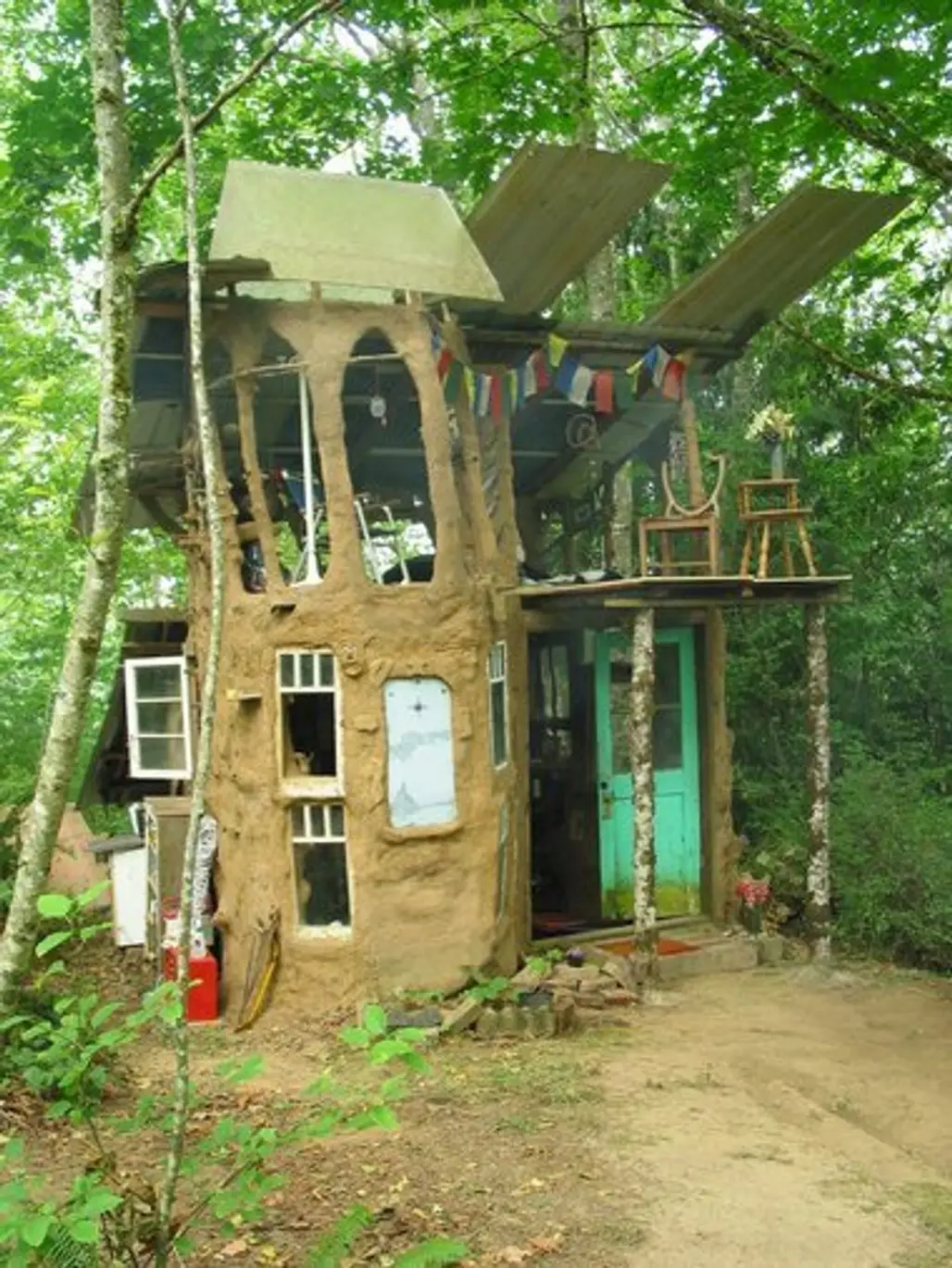 building,hut,log cabin,cottage,outdoor structure,