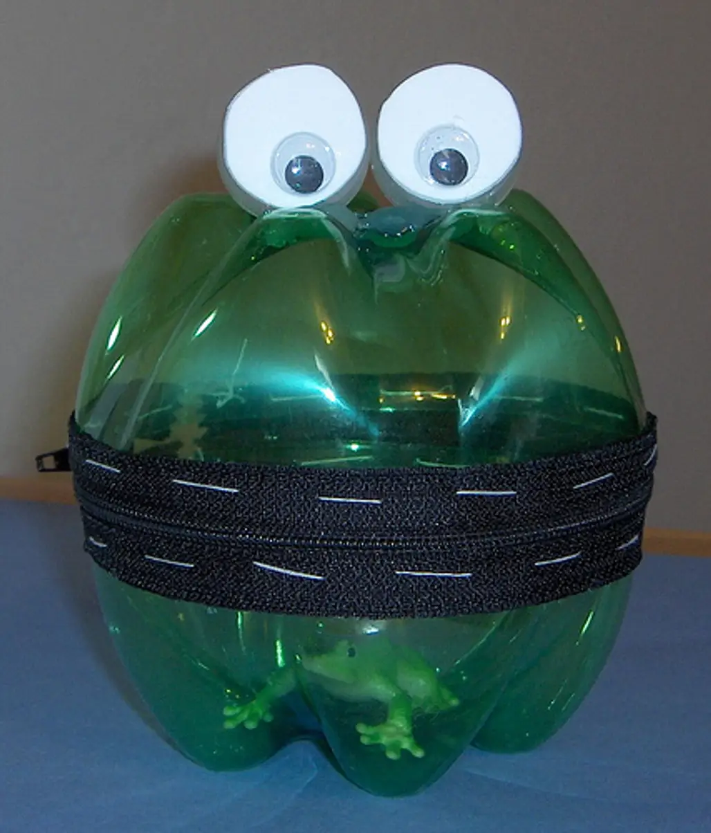 Coke Bottle Frog Container