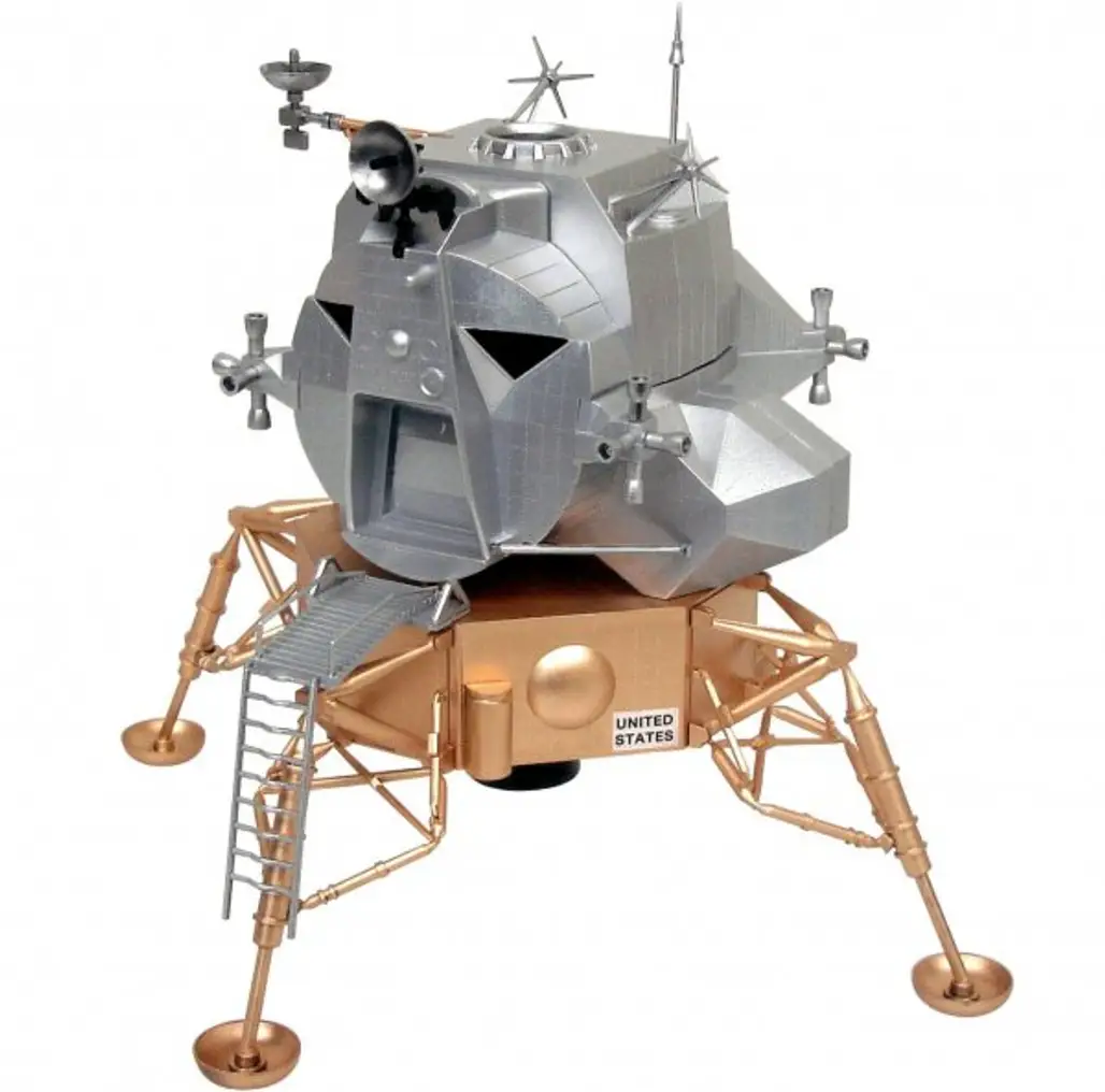 Apollo Lunar Module Eagle-5 Model Kit