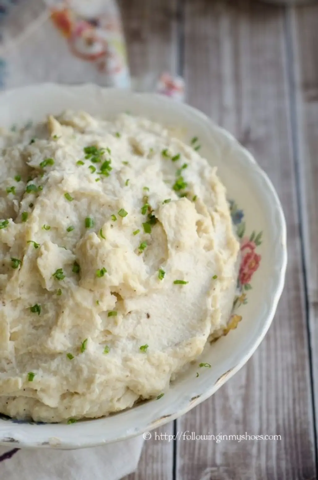 Slow Cooker Parsnip and Cauliflower Puree with Roasted Garlic