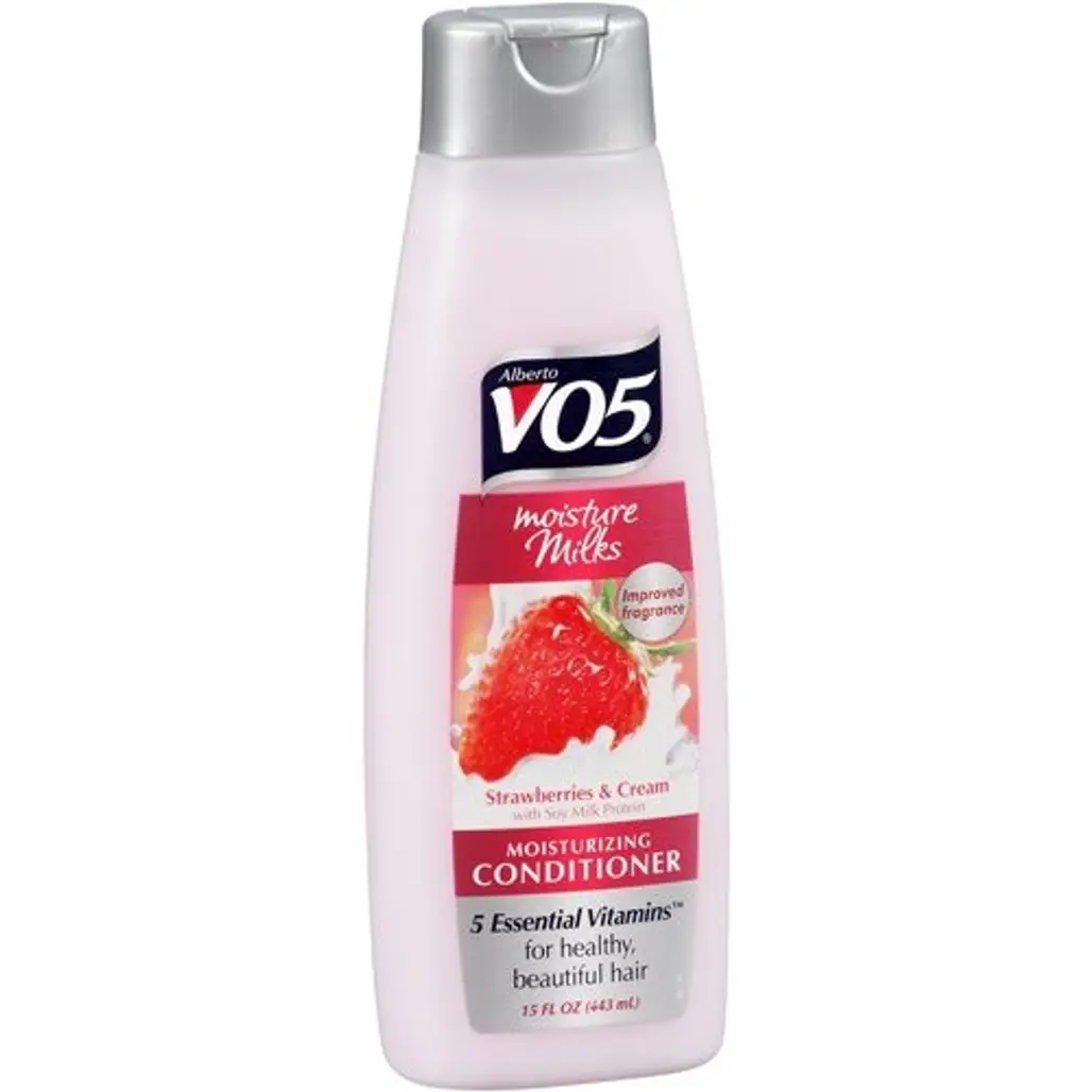 Alberto VO5 Moisture Milks Strawberries and Cream Moisture Milk Conditioner