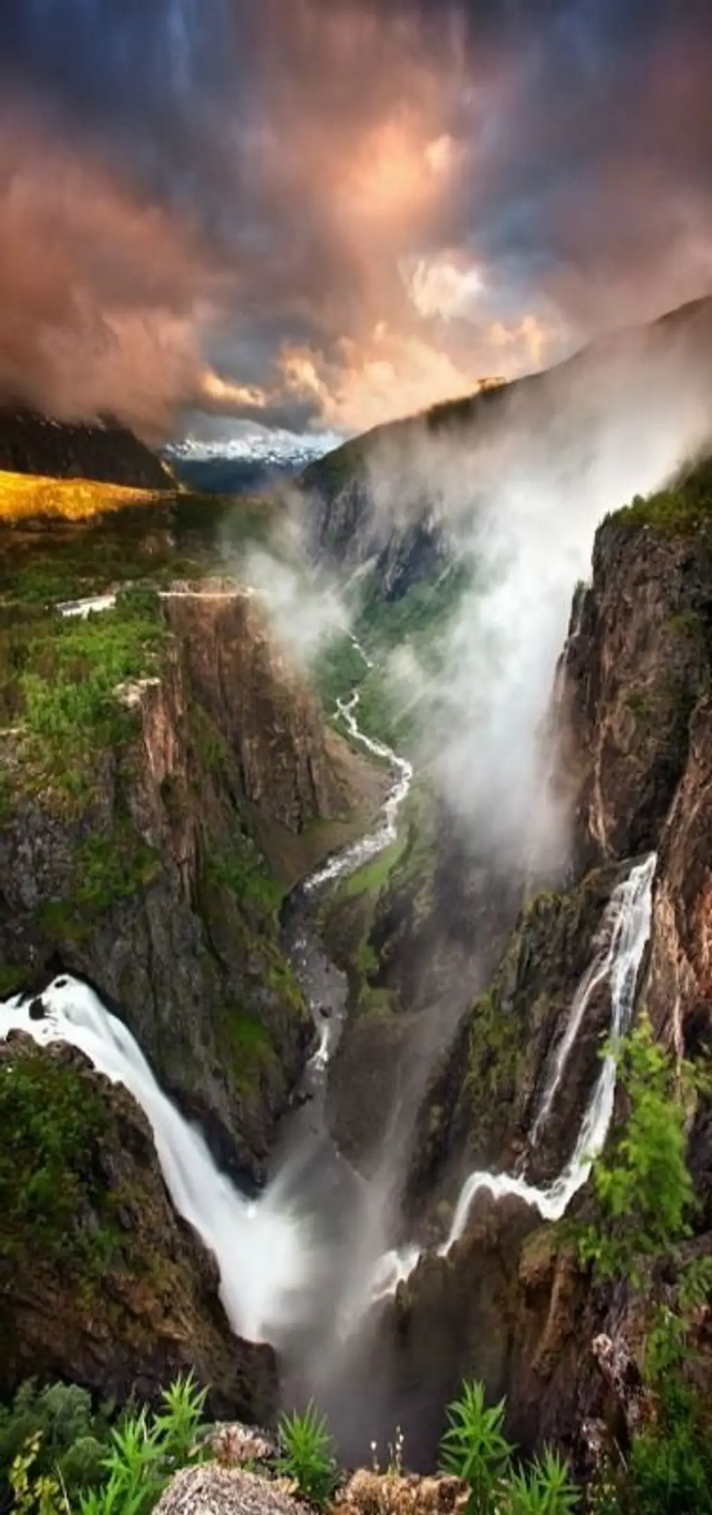 Vøringfossen,waterfall,nature,body of water,water feature,