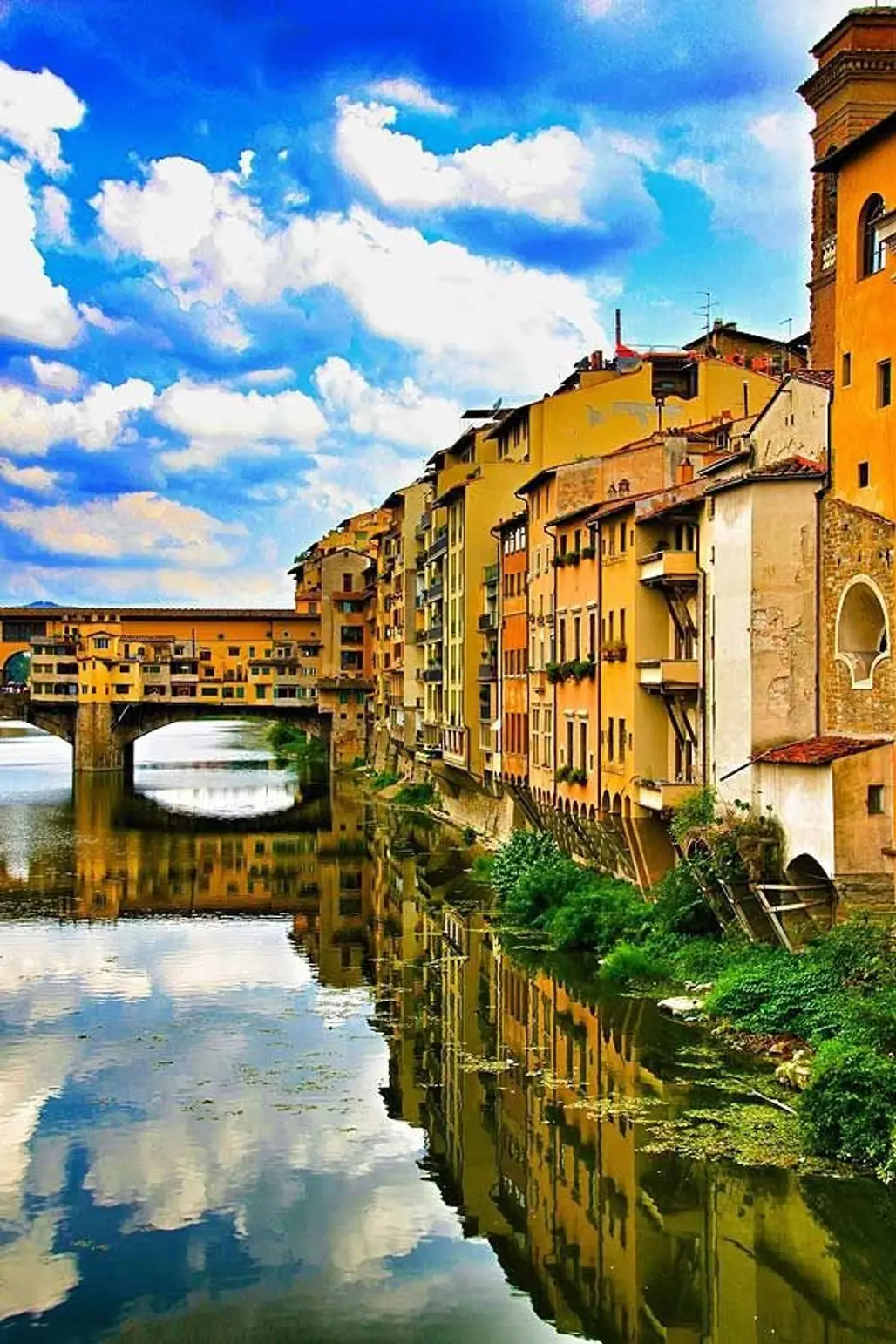 Ponte Vecchio,town,landmark,cityscape,human settlement,