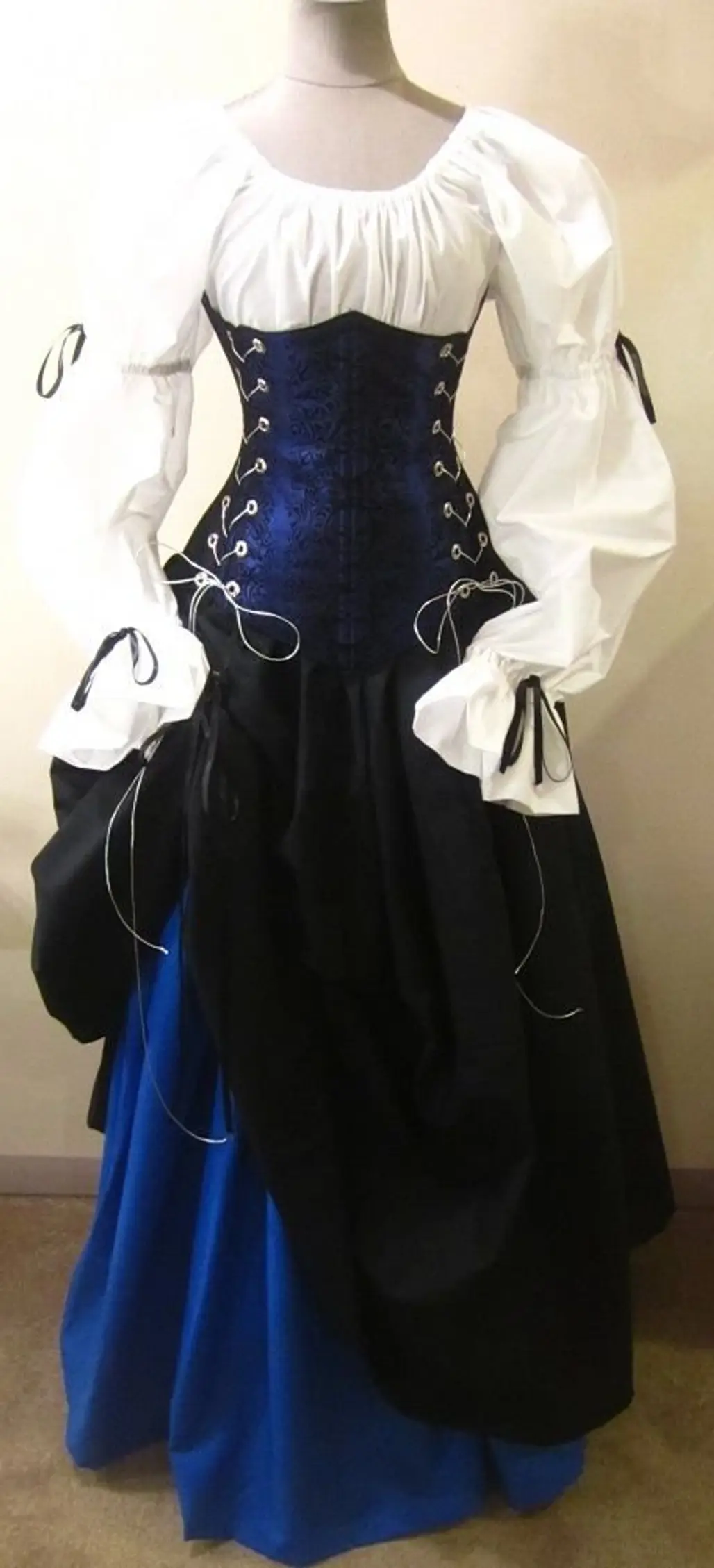 clothing,dress,costume,gown,fashion,