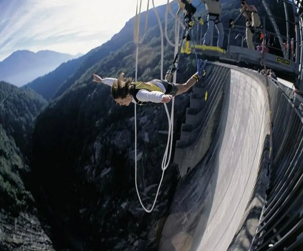 Jump at Verzasca Dam in Ticino, Switzerland