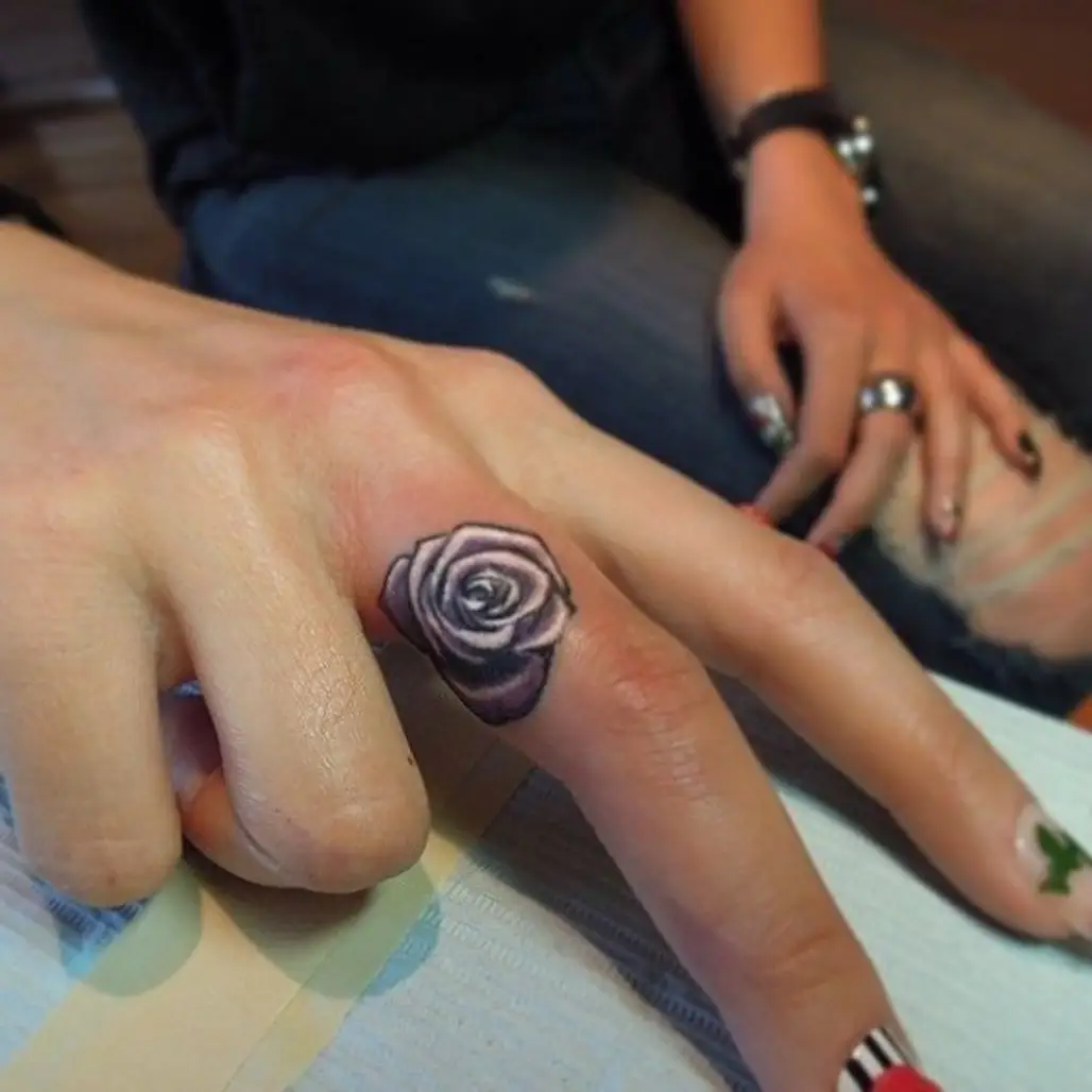 60 Romantic Ring Finger Tattoo Ideas - Blurmark | Ring finger tattoos, Finger  tattoos, Cover up finger tattoos