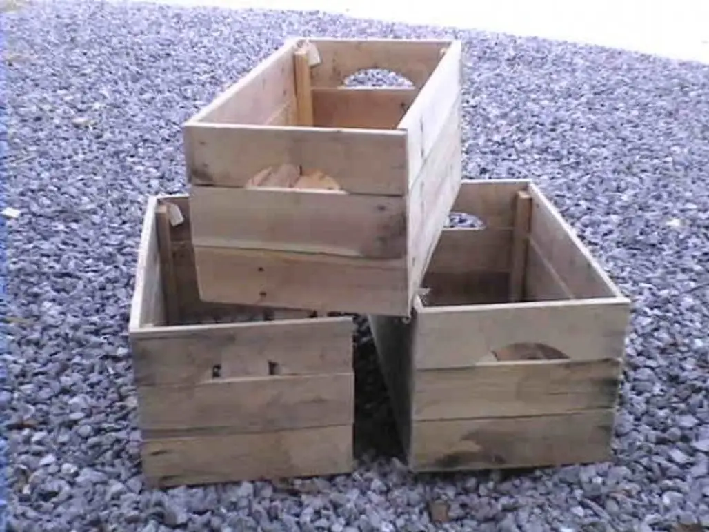 How to Make Apple Crates from Reclaimed Pallet Wood