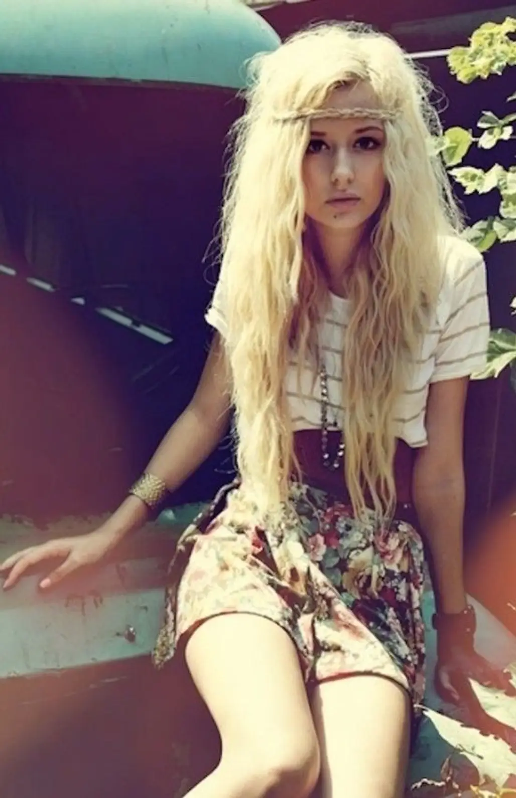 hair,blond,clothing,person,image,