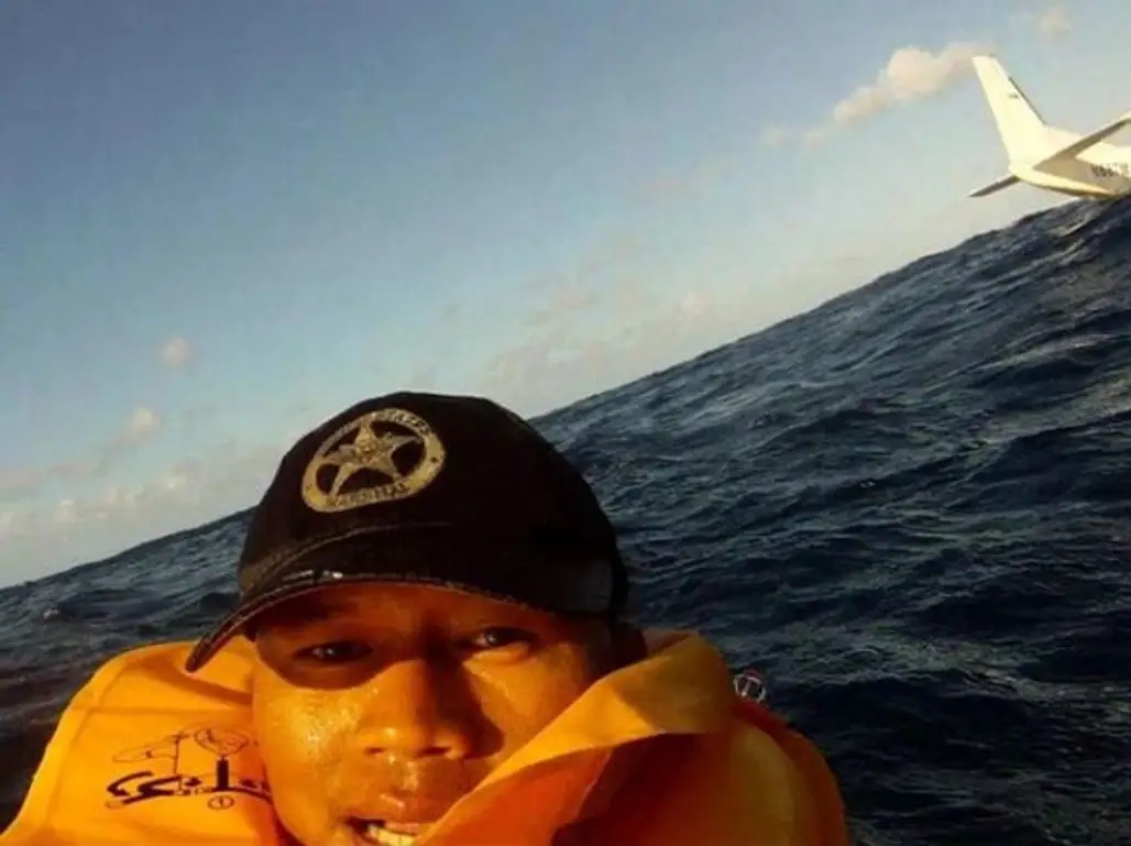 Ferdinand Puentes' Plane Crash Selfie