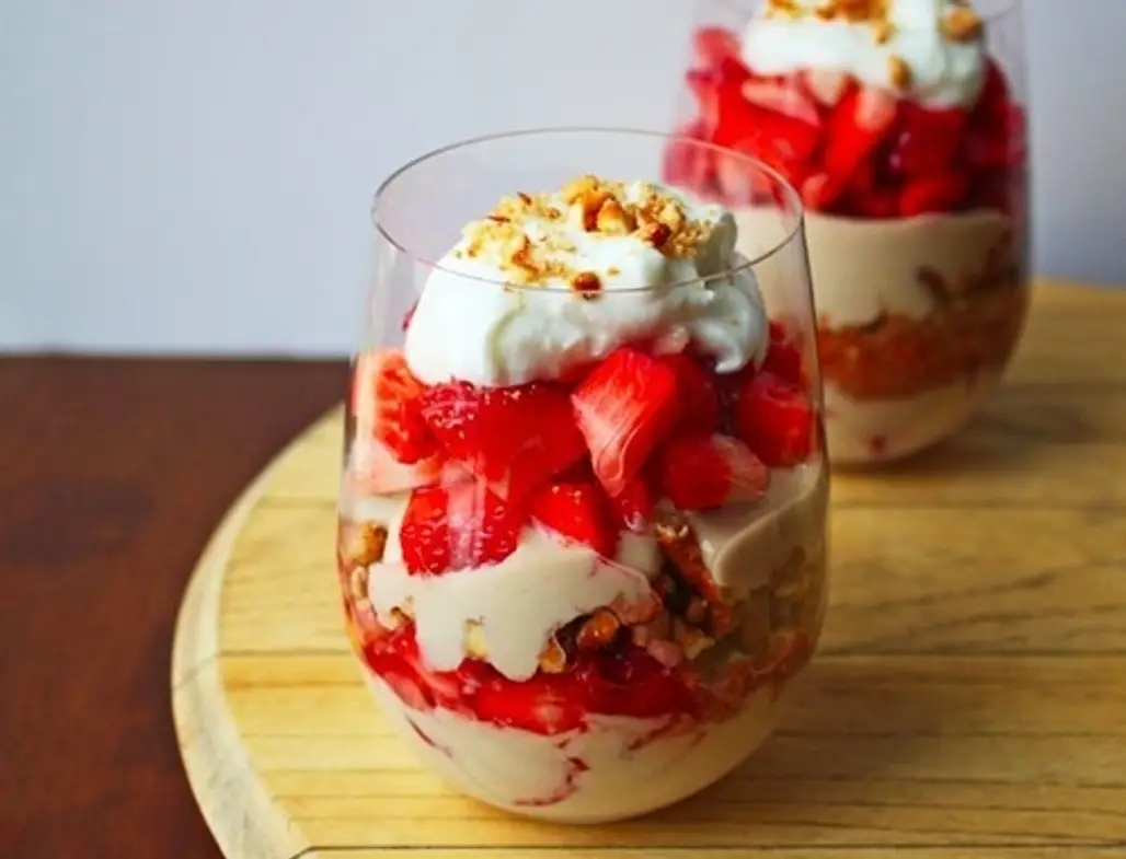 Yogurt Cup with Oats, Fruit and Nuts