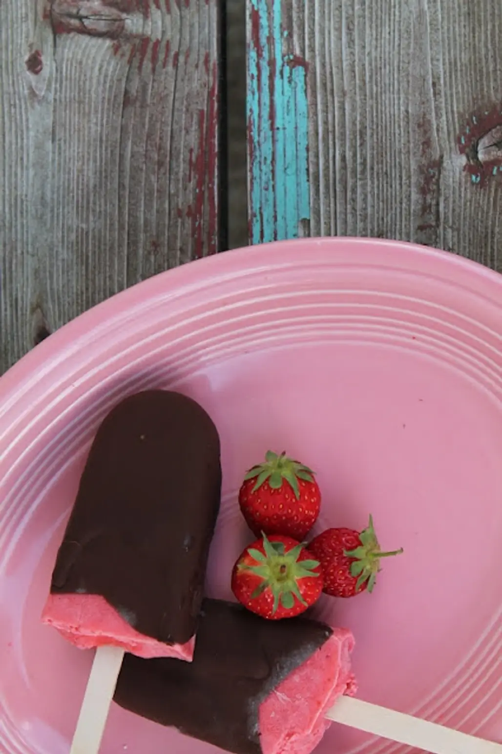 Chocolate-Dipped Strawberry Creamsicles
