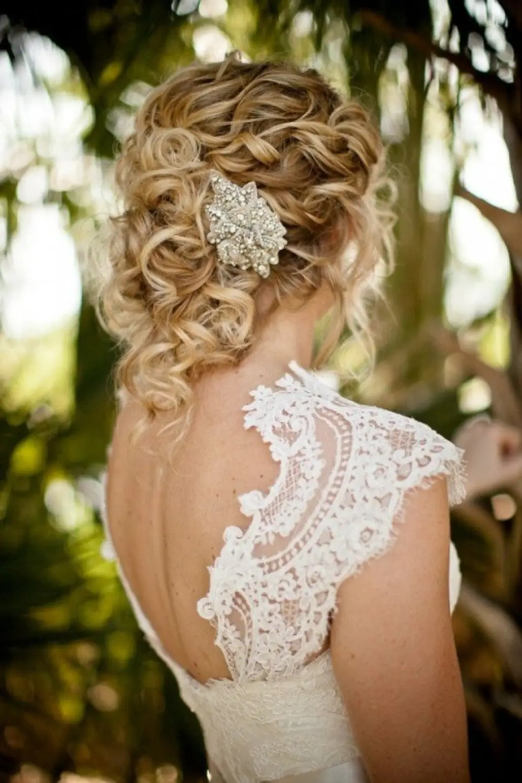 bride,woman,hair,bridal accessory,clothing,