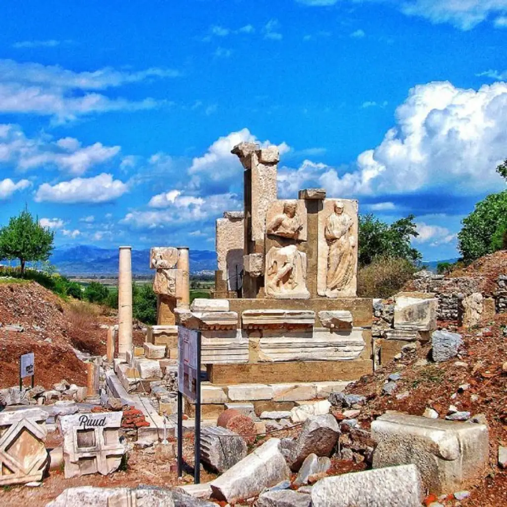 Memmius Monument, ruins, historic site, archaeological site, landmark,