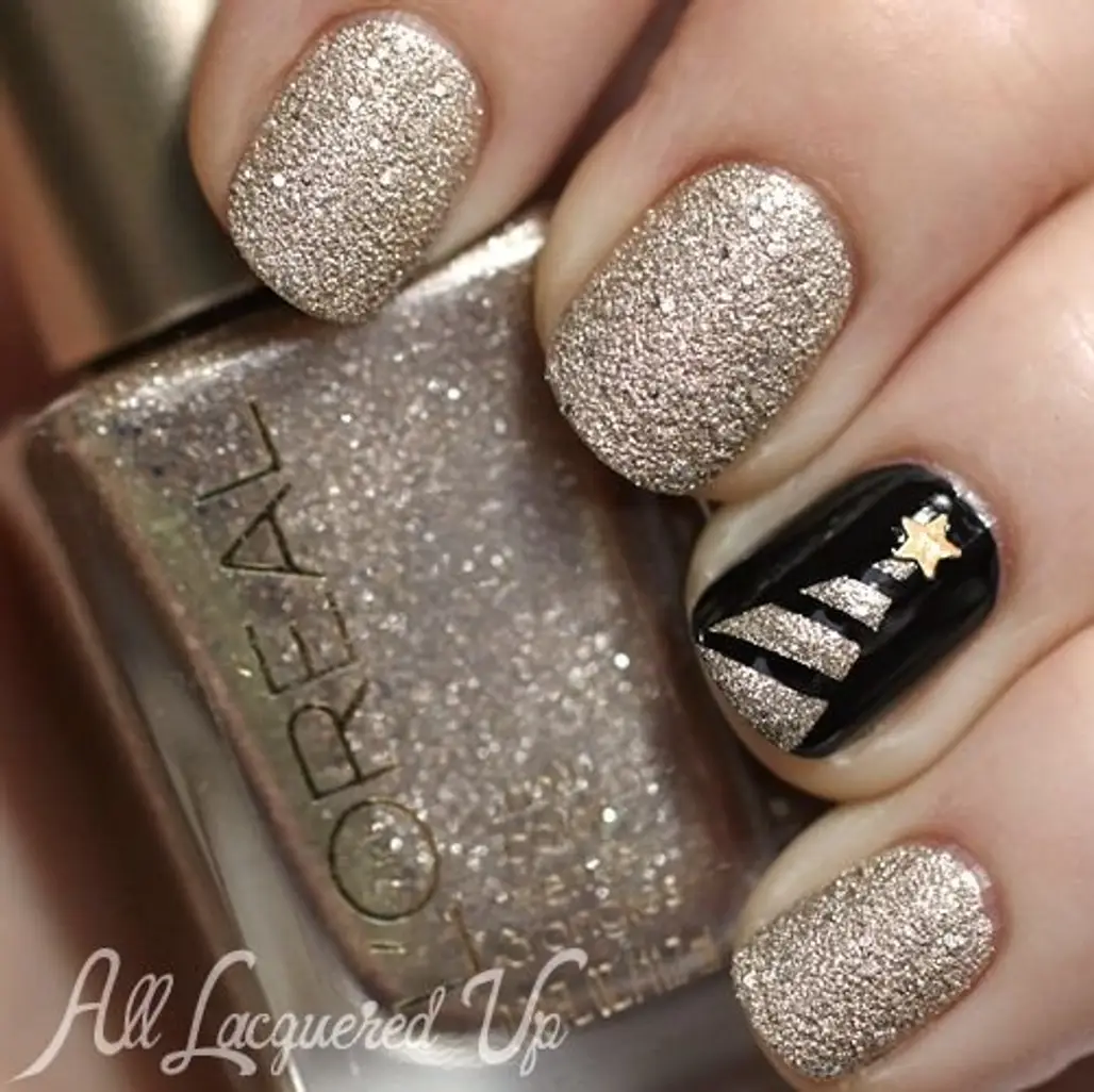 Abstract sparkle nails – Scratch