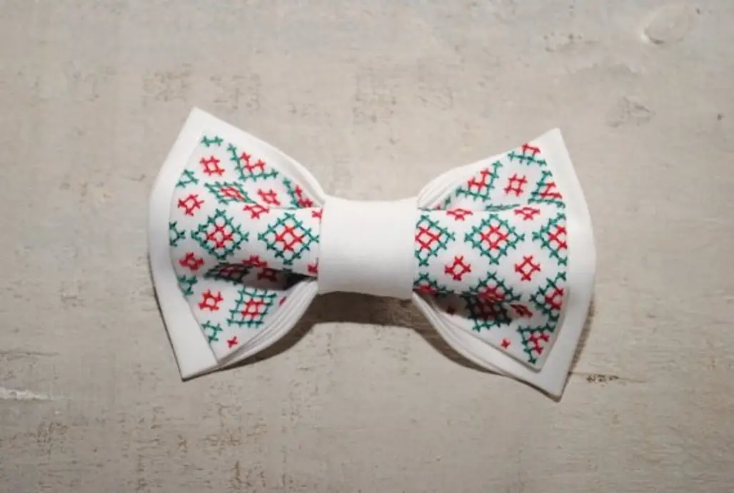 Embroidered White Red Green Pre Tied Bow Tie
