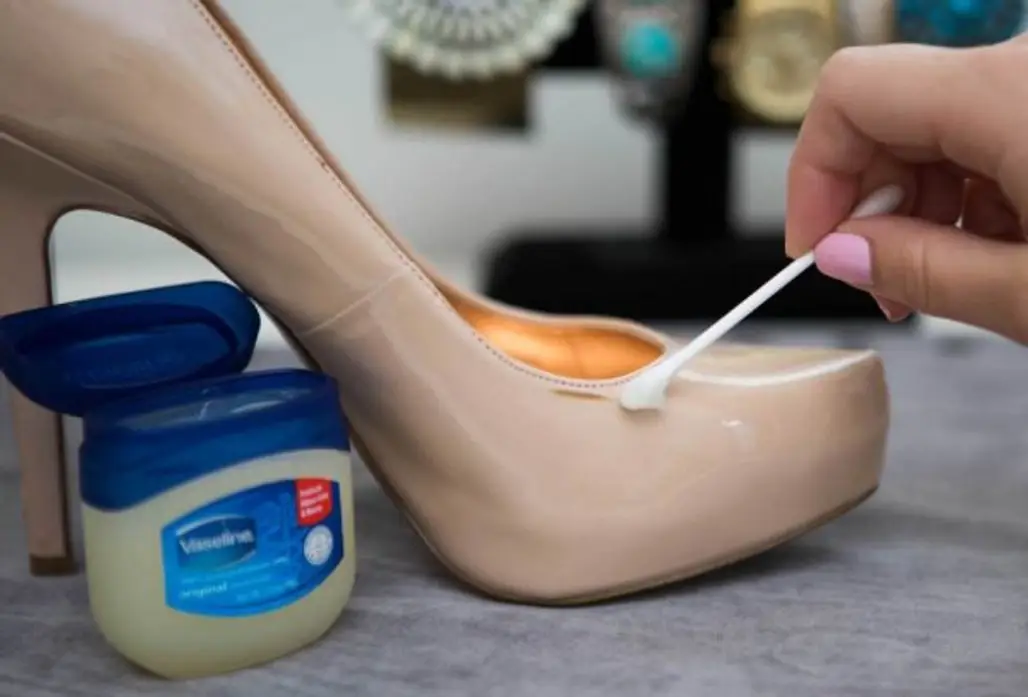 Remove a Scuff on Patent Leather with a Cotton Swab and Some Petroleum Jelly