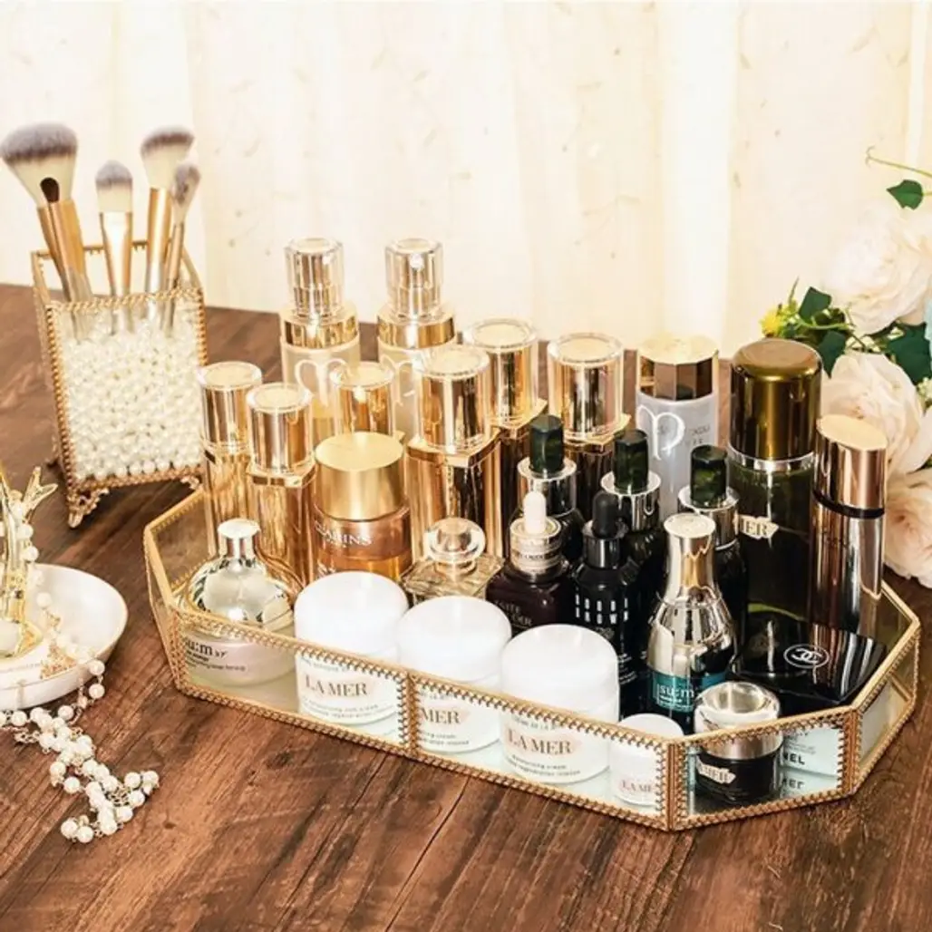 Glass bottle, Product, Beauty, Bottle, Perfume,