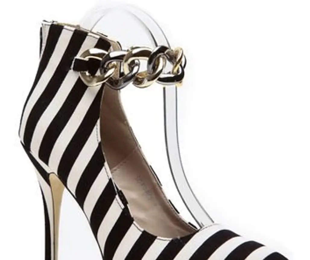 Striped Pointed Heels with Chains