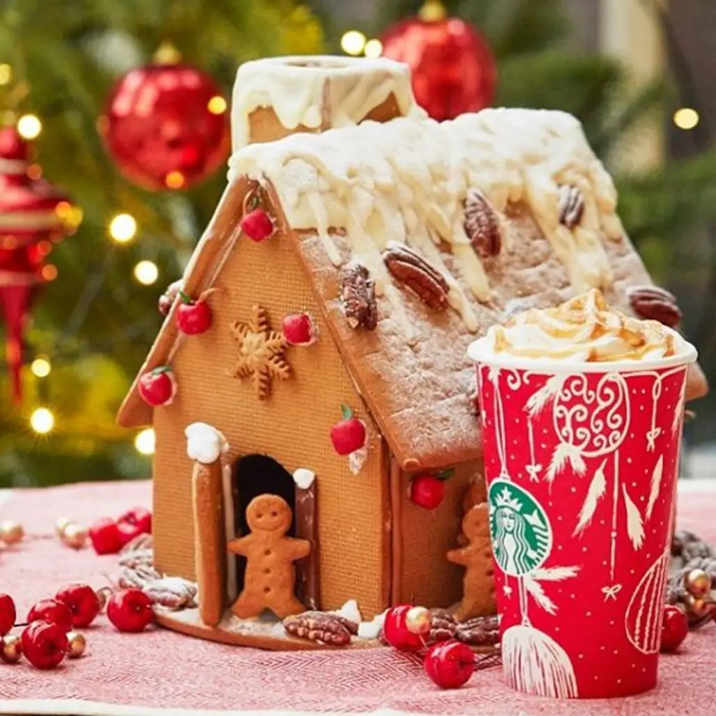 gingerbread house, food, gingerbread, dessert, christmas decoration,