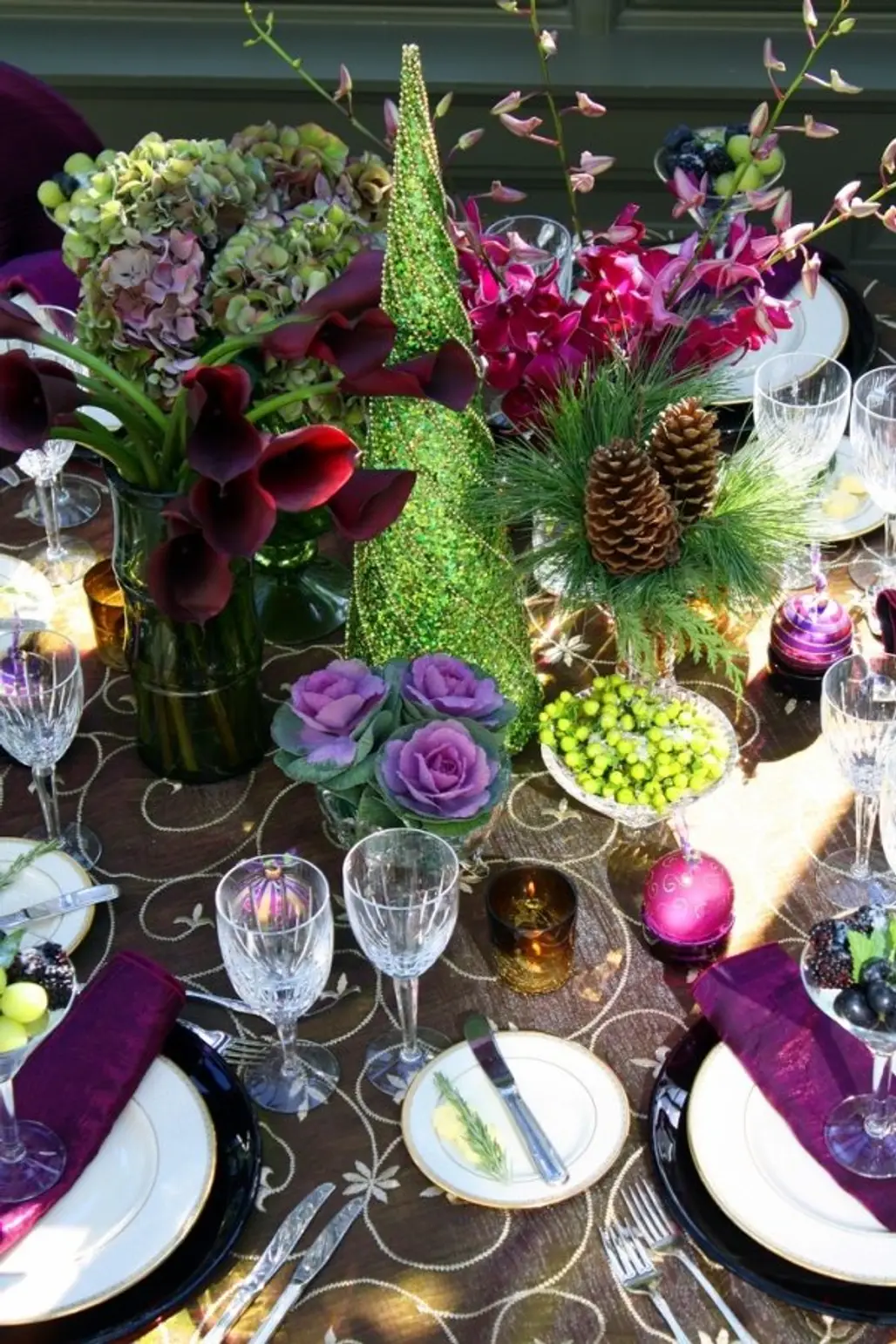 Sugar Plum Purple and Green Holiday Tablescape