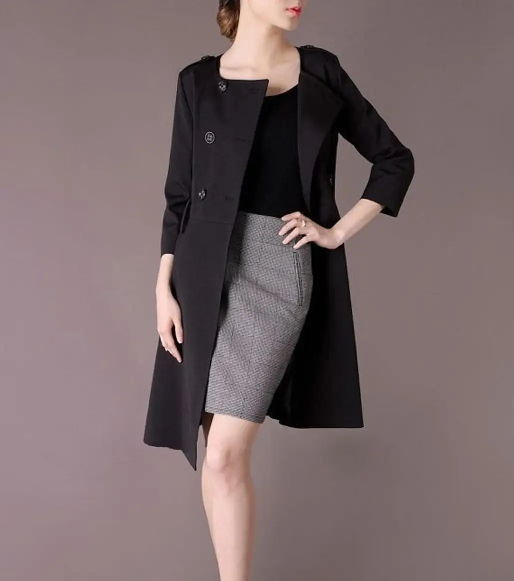 clothing,overcoat,coat,sleeve,outerwear,