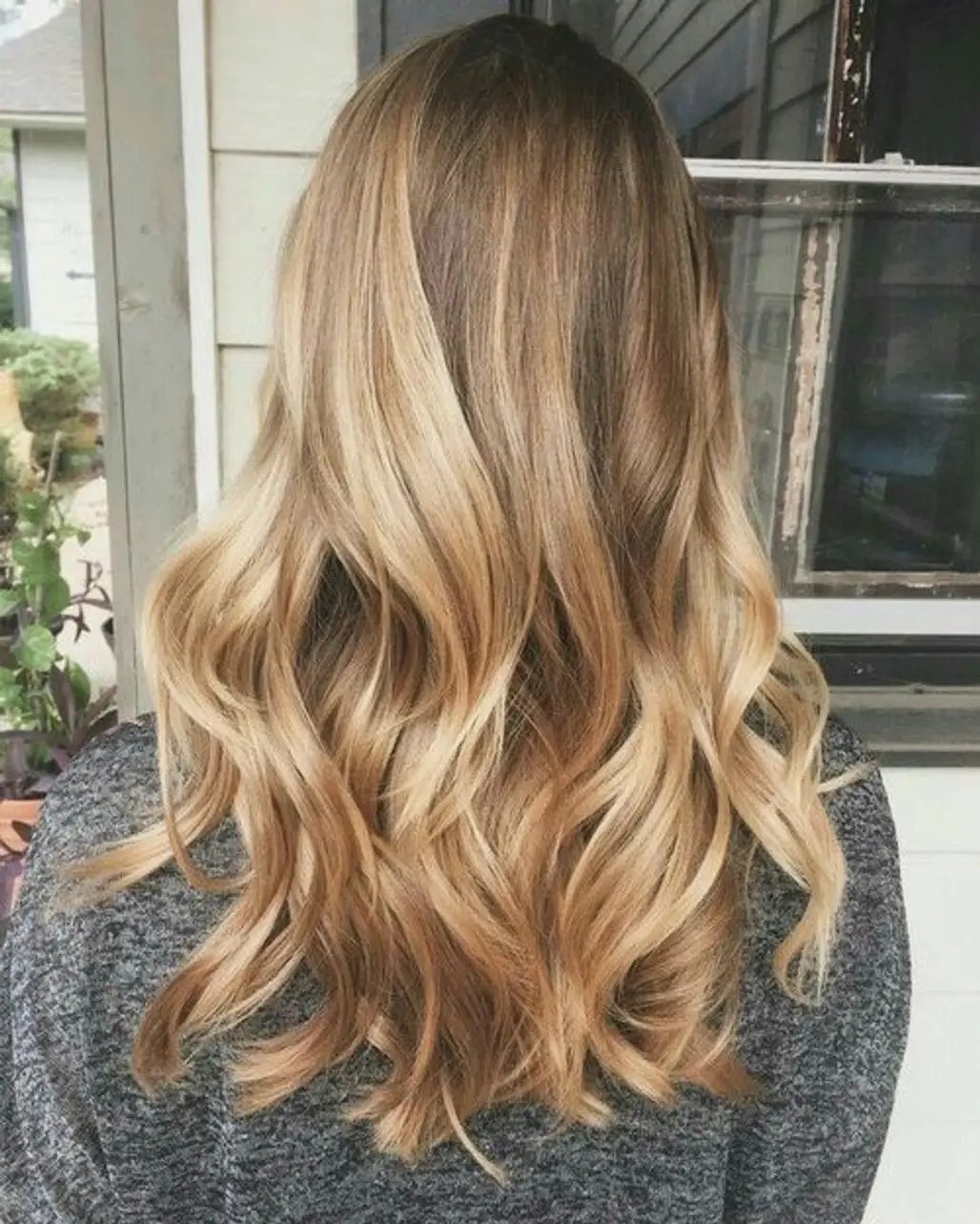 hair,human hair color,clothing,blond,hairstyle,