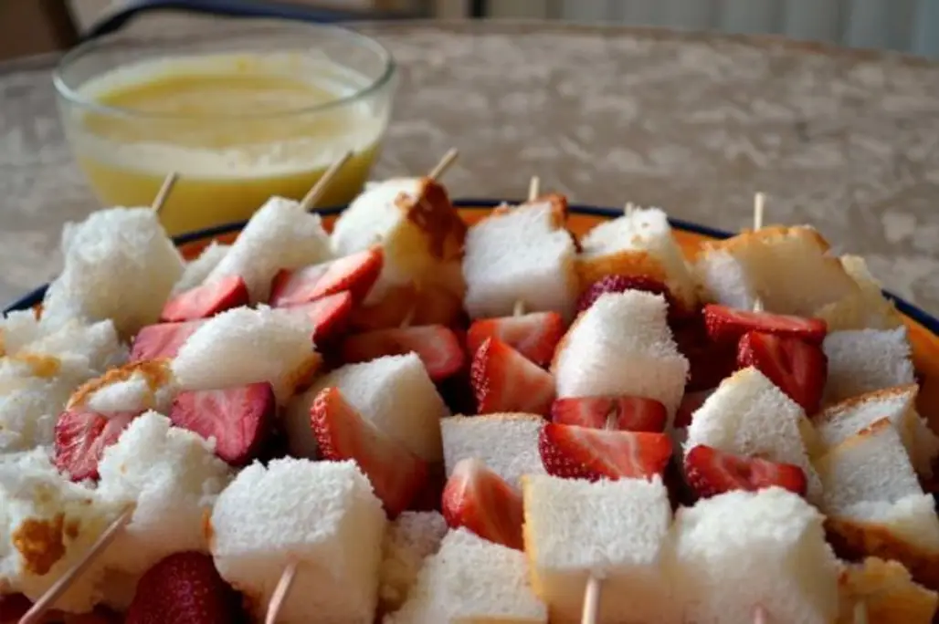 Strawberry Shortcake Kabobs for a Light and Healthy Dessert