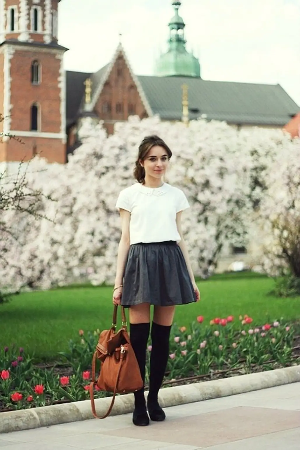 How to Wear Knee High Socks: 19 Stylish Outfit Ideas