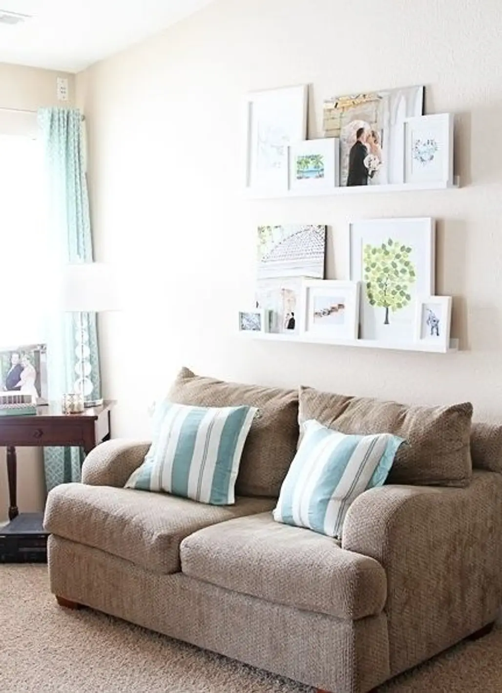 Choosing the Wrong Picture Size for above Your Sofa